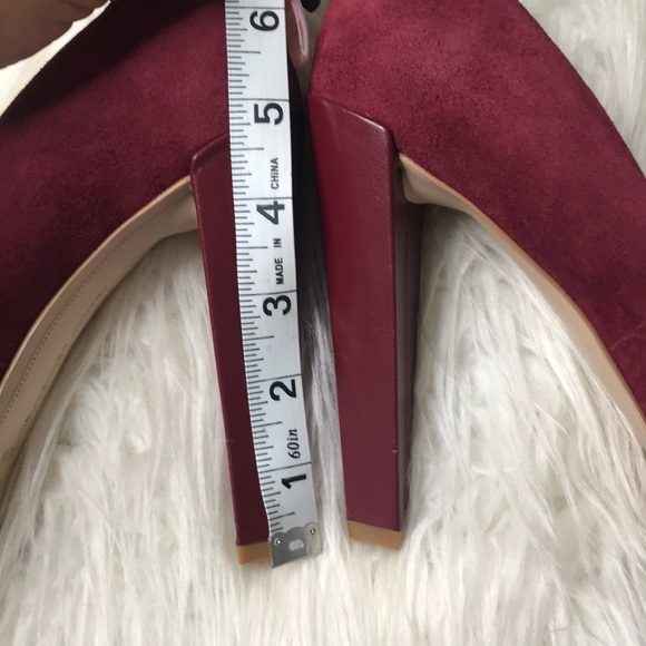 Burgundy suede heels - Picture 3 of 7